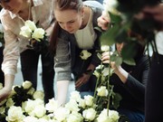 Праздник Белого цветка собрал 370 тысяч рублей