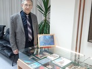 Коллекция космических значков из архива Сергея Язева выставлена в Молчановке