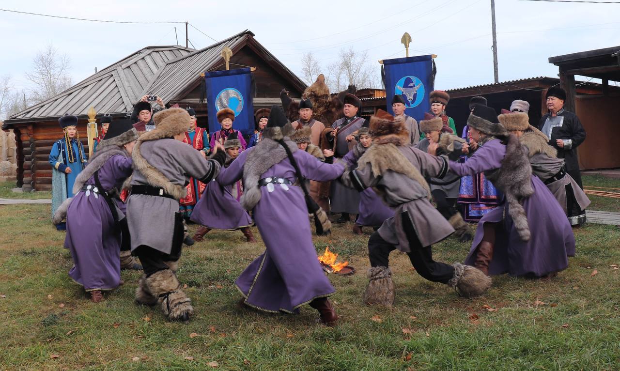 бур