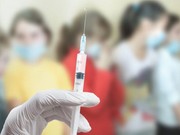 Вакцинация учителей и врачей начнется после новогодних праздников