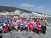 Мировые звезды победили иркутян в хоккейном матче на льду Байкала