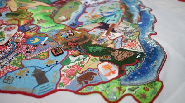 В Иркутской области создали вышитую карту региона. Над ней трудились более 120 мастеров.  
