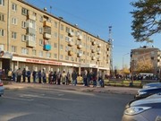 Ангарские пенсионеры заблокировали здание МФЦ