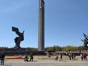 Латыши, отдайте памятник воинам-освободителям Братску!