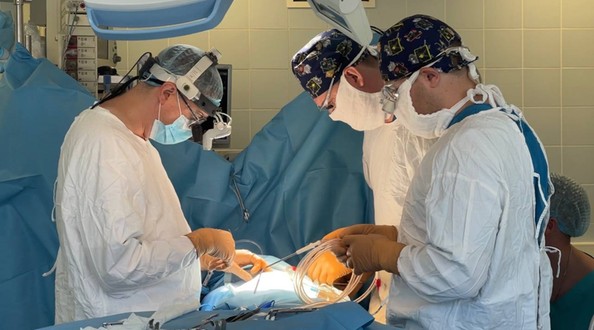 Иркутские врачи впервые установили сосудистый протез новорождённому
