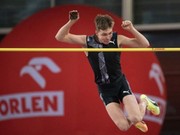 Экс-иркутянин Матвей Волков обновил юношеский мировой рекорд по прыжкам с шестом