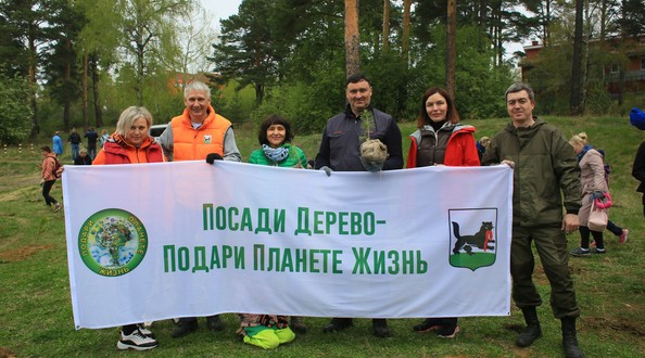 Более трех тысяч деревьев высадили в Иркутске 27 мая 