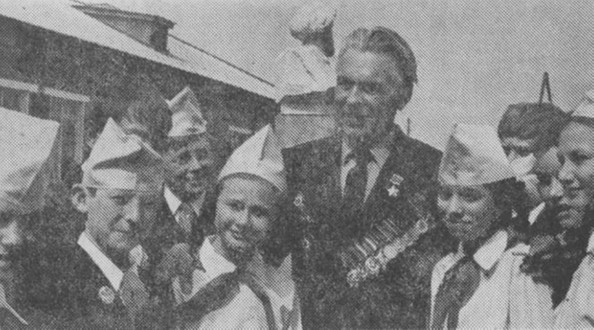 1945