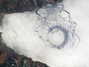 Круги на льду Байкала