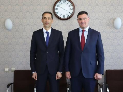 азерб