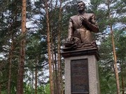 Памятник Виктору Новокшенову открыли в Ангарске