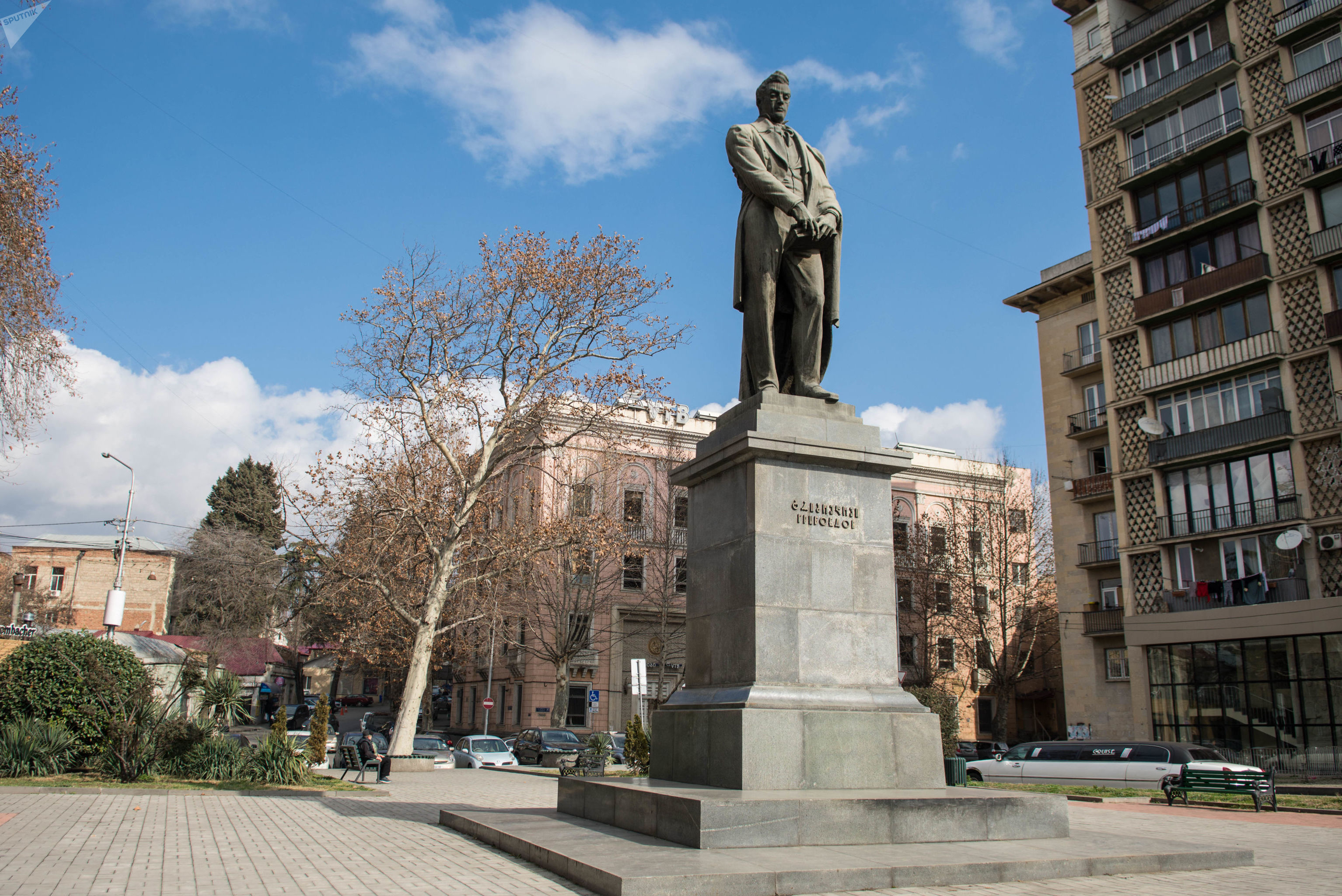 памятник грибоедову в москве