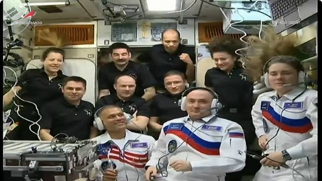 космос