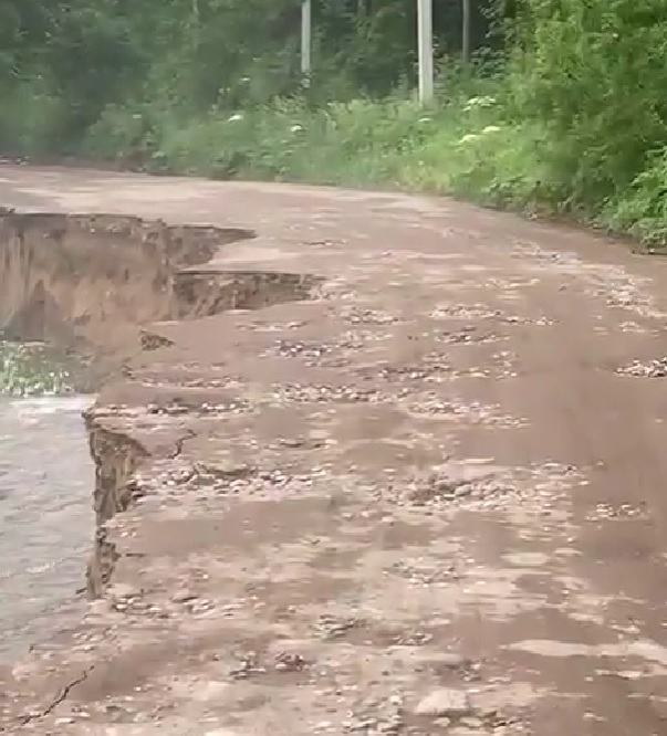 Смыло дорогу к Теплым озерам