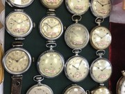 Антиквар из Германии подарил Ангарскому музею часов свою коллекцию