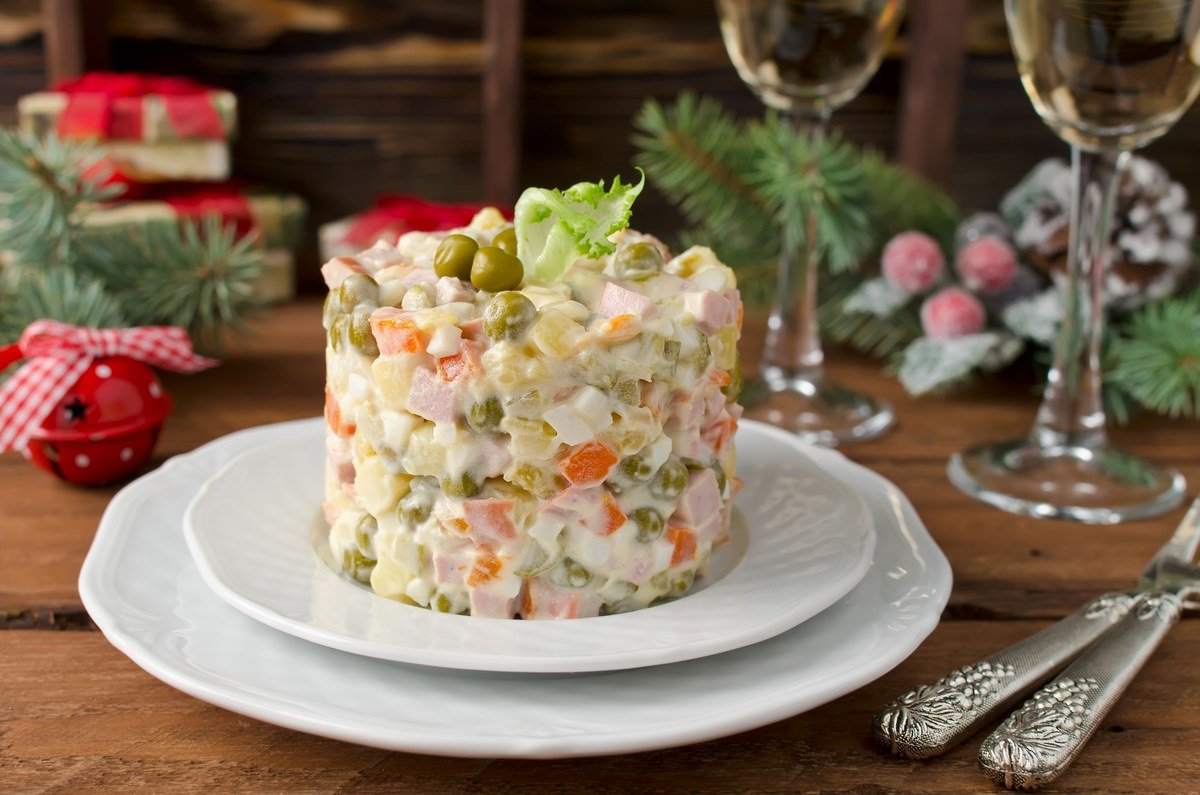 Как порадовать Кролика: 6 оригинальных рецептов салатов и закусок для новогоднего стола