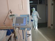 В инфекционный госпиталь Иркутска завезли 37 аппаратов ИВЛ