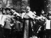 Семьдесят пять лет назад Лидия Русланова спела на ступеньках Рейхстага