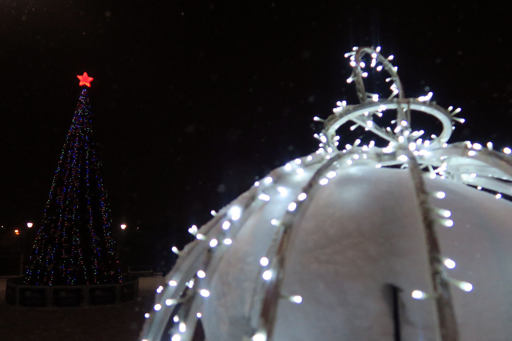 Встретить новый год иркутск. Новогодний ночной Иркутск. Иркутск зима новый год. Красивый ночной Иркутск новый год. Новогодний Иркутск фото.