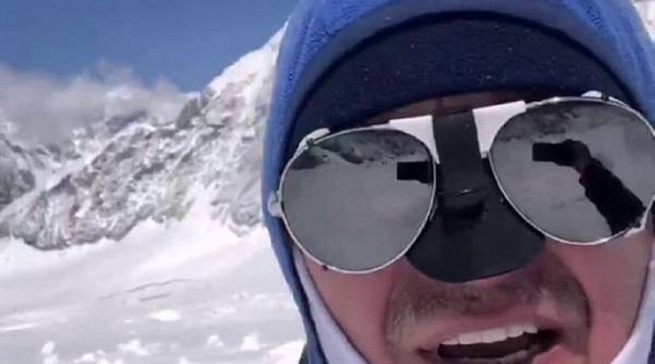 Путешественник из Бурятии покорил высочайшую вершину мира - Эверест