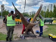 В Братске вернули скульптуру орла